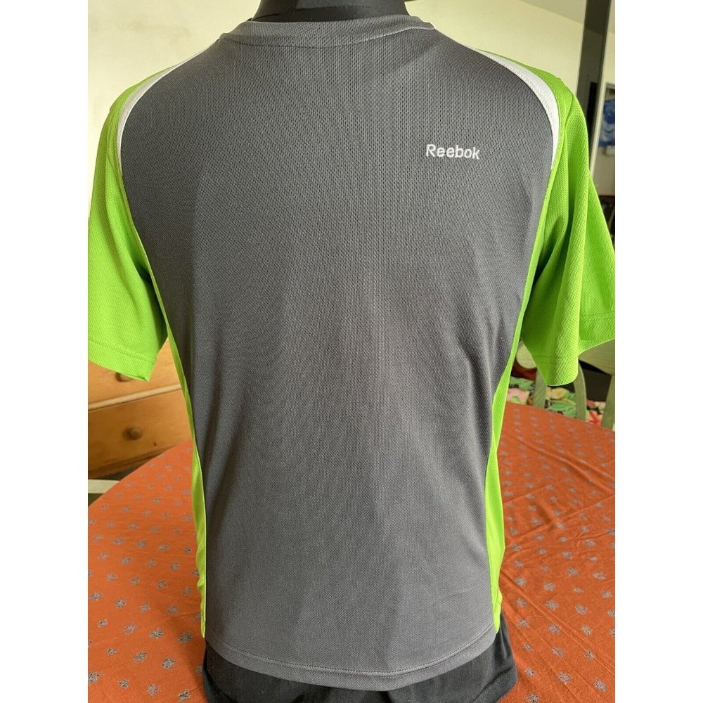 Reebok Men's - Unisex play dry V-neck t-shirt size Small - Dark Gray-Green-White